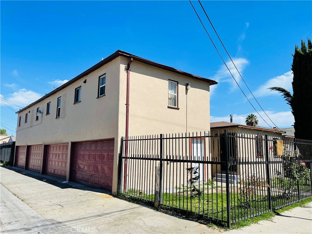 Property Photo: 220 N Rose Avenue 1 CA 90221