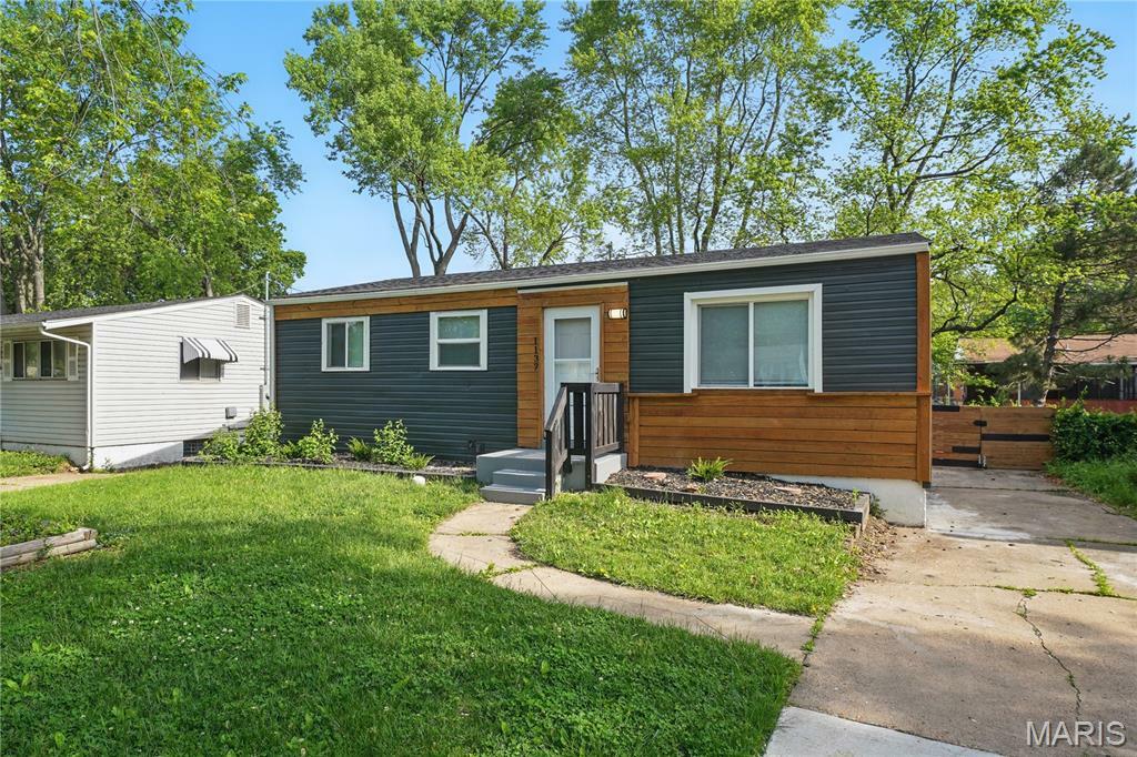 Property Photo: 1137 Scott Avenue MO 63138