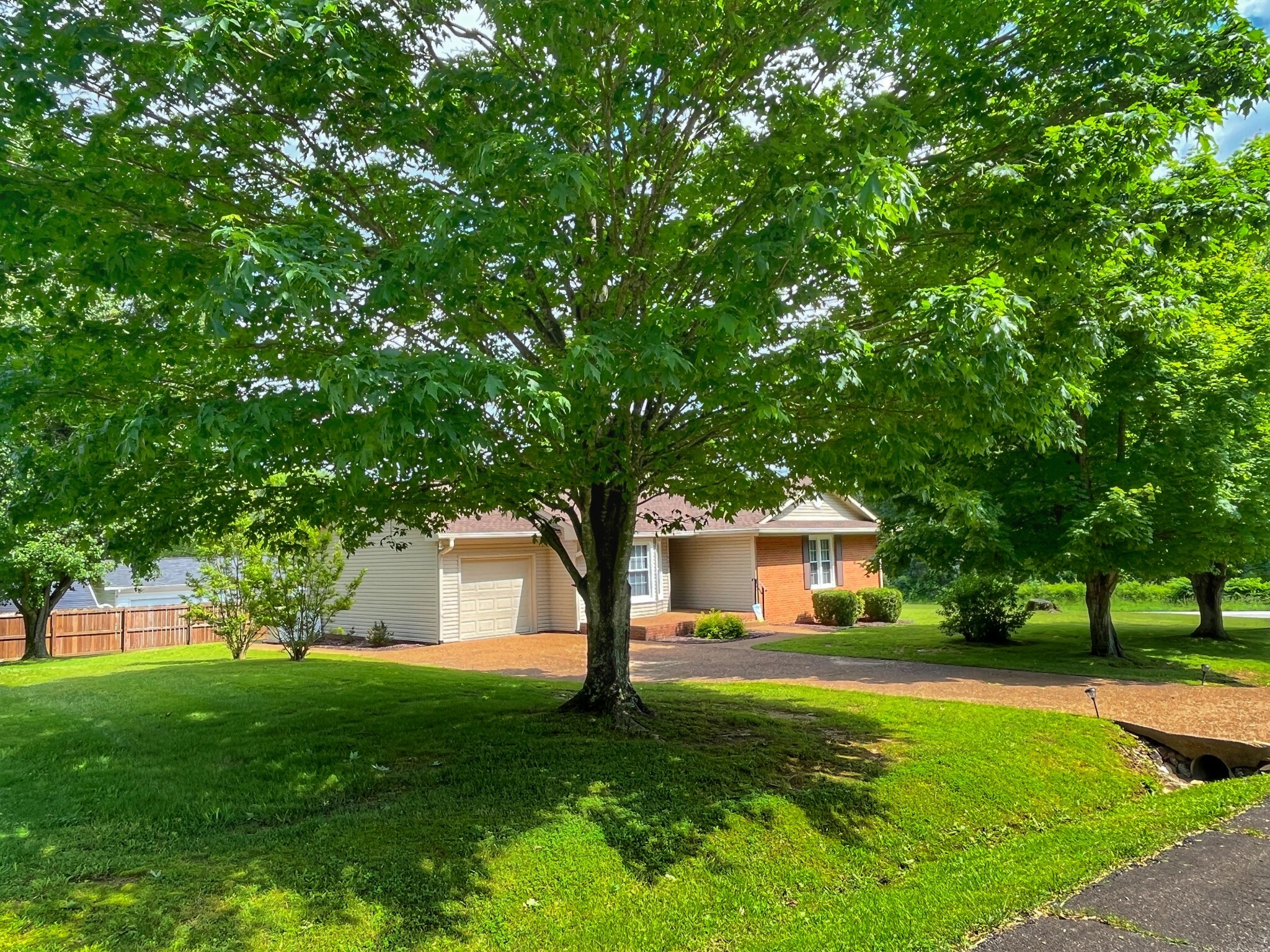 Property Photo: 403 Mockingbird Lane TN 37055