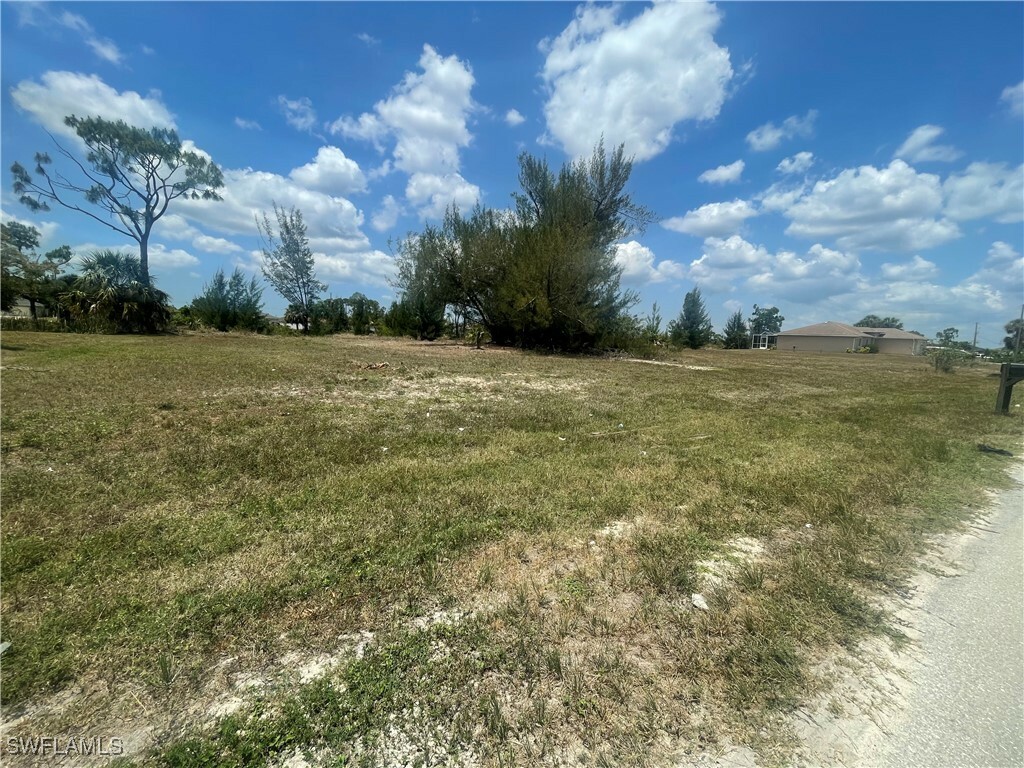 Property Photo:  3802 NE 17th Avenue  FL 33909 