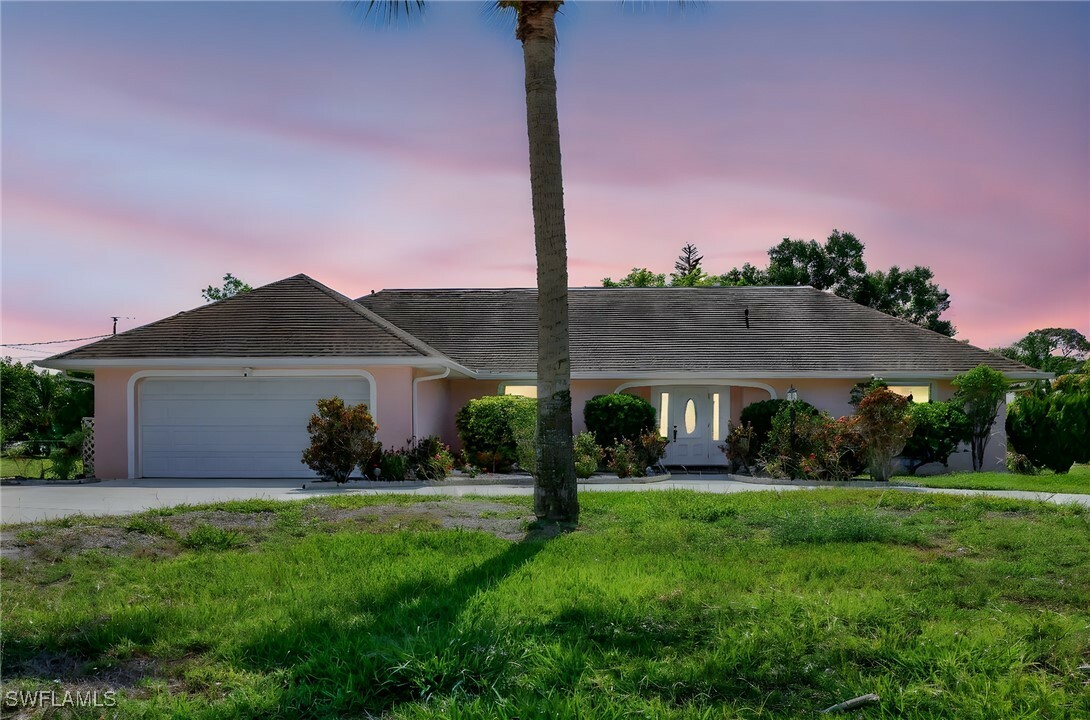 Property Photo: 310 Lake Avenue FL 33936