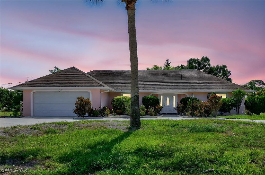 Property Photo: 310 Lake Avenue FL 33936