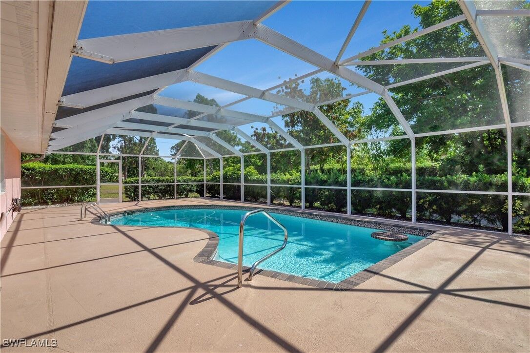 Property Photo:  310 Lake Avenue  FL 33936 