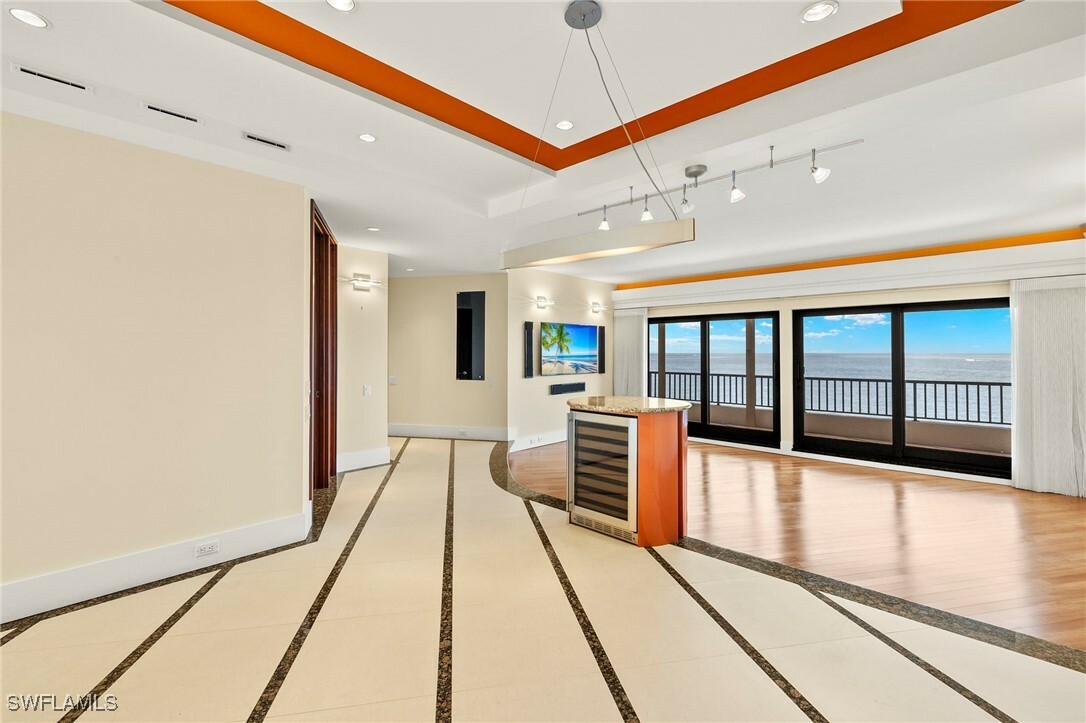 Property Photo: 625 La Peninsula Boulevard 625 FL 34113