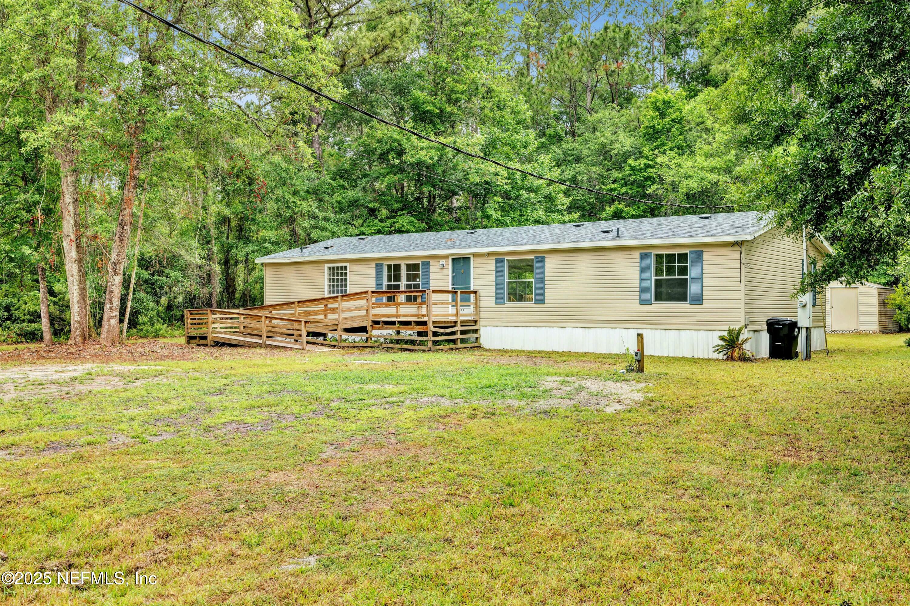 Property Photo: 2404 Silver Moss Circle FL 32068