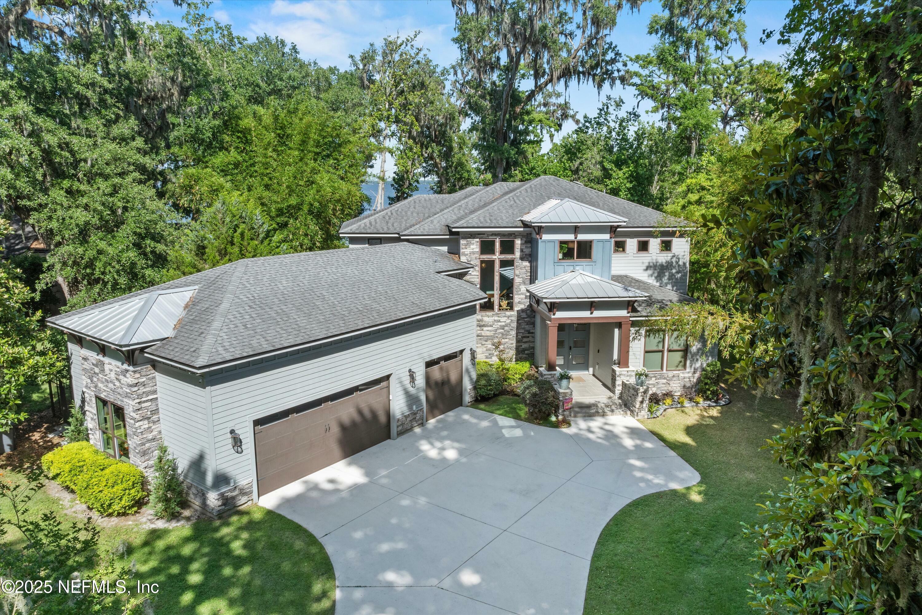 Property Photo: 182 N Ridge Drive FL 32003