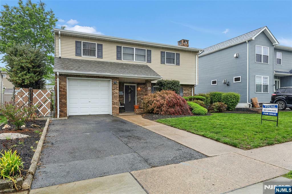 33 Bobbink Terrace  East Rutherford NJ 07073 photo