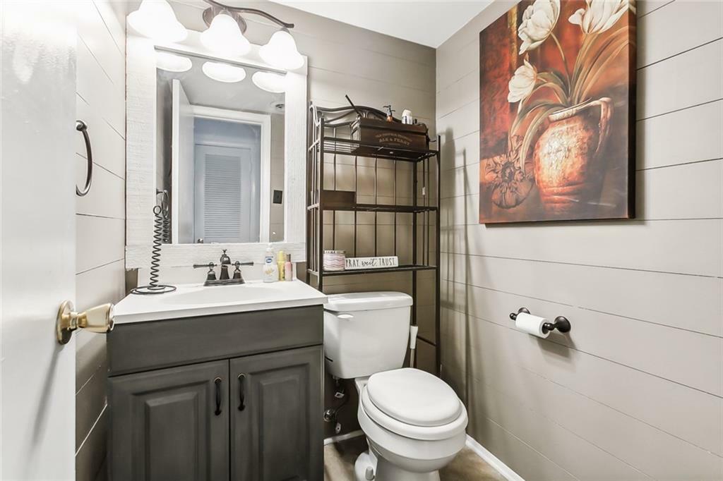 Property Photo: 300 Terry Parkway B LA 70056