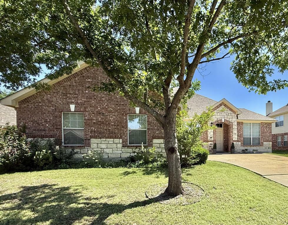 Property Photo: 1311 Fleetwood Cove Drive TX 75052