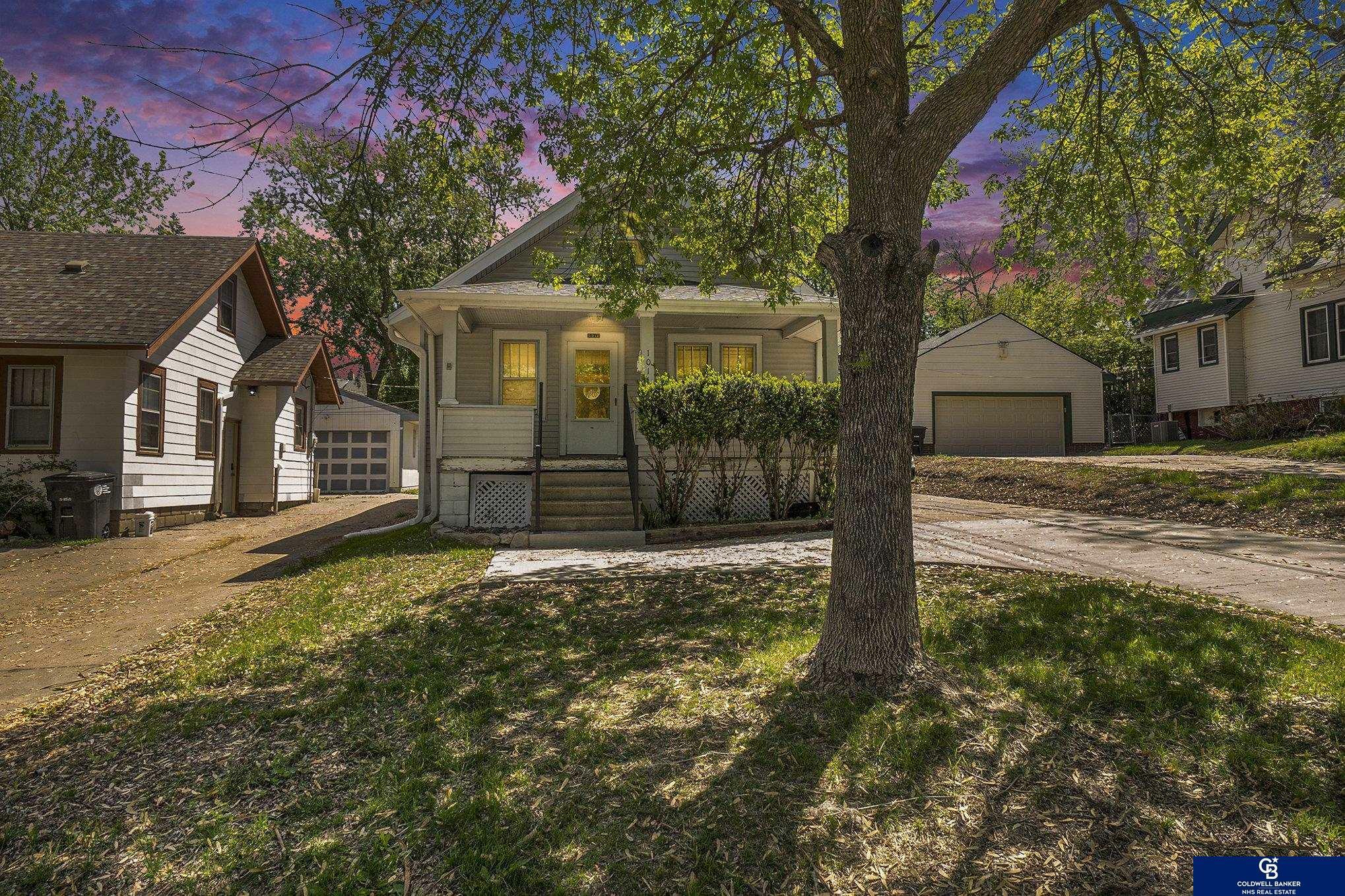 Property Photo: 1011 S 48 Street NE 68106