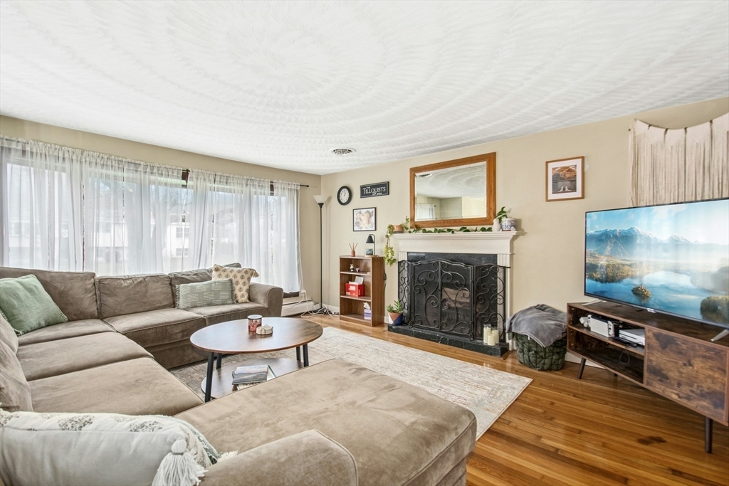 Property Photo: 67 S Oxford Rd MA 01527