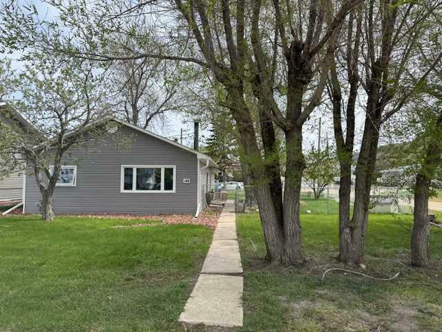 Property Photo:  148 4 Street  AB T0J 0Y0 