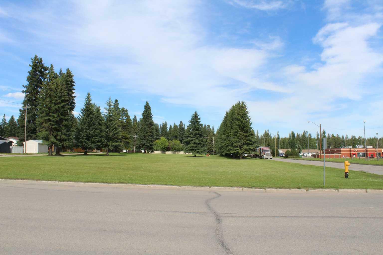 4022 4 Avenue  Edson AB T7E 1B6 photo