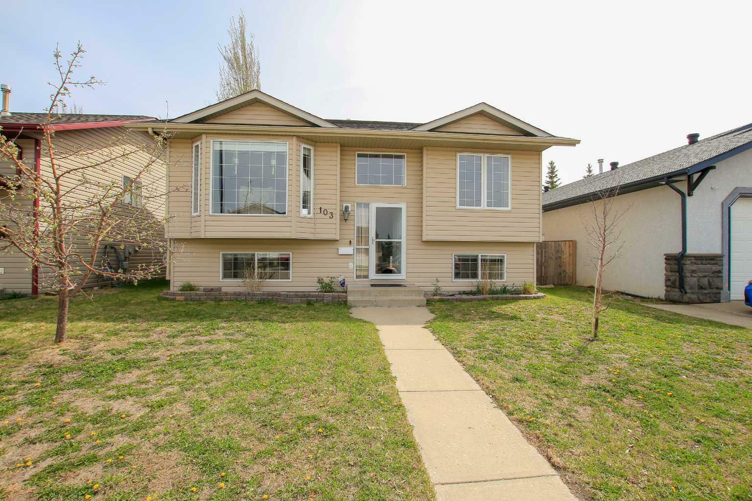 103 Lyons Close  Red Deer AB T4R 3P5 photo