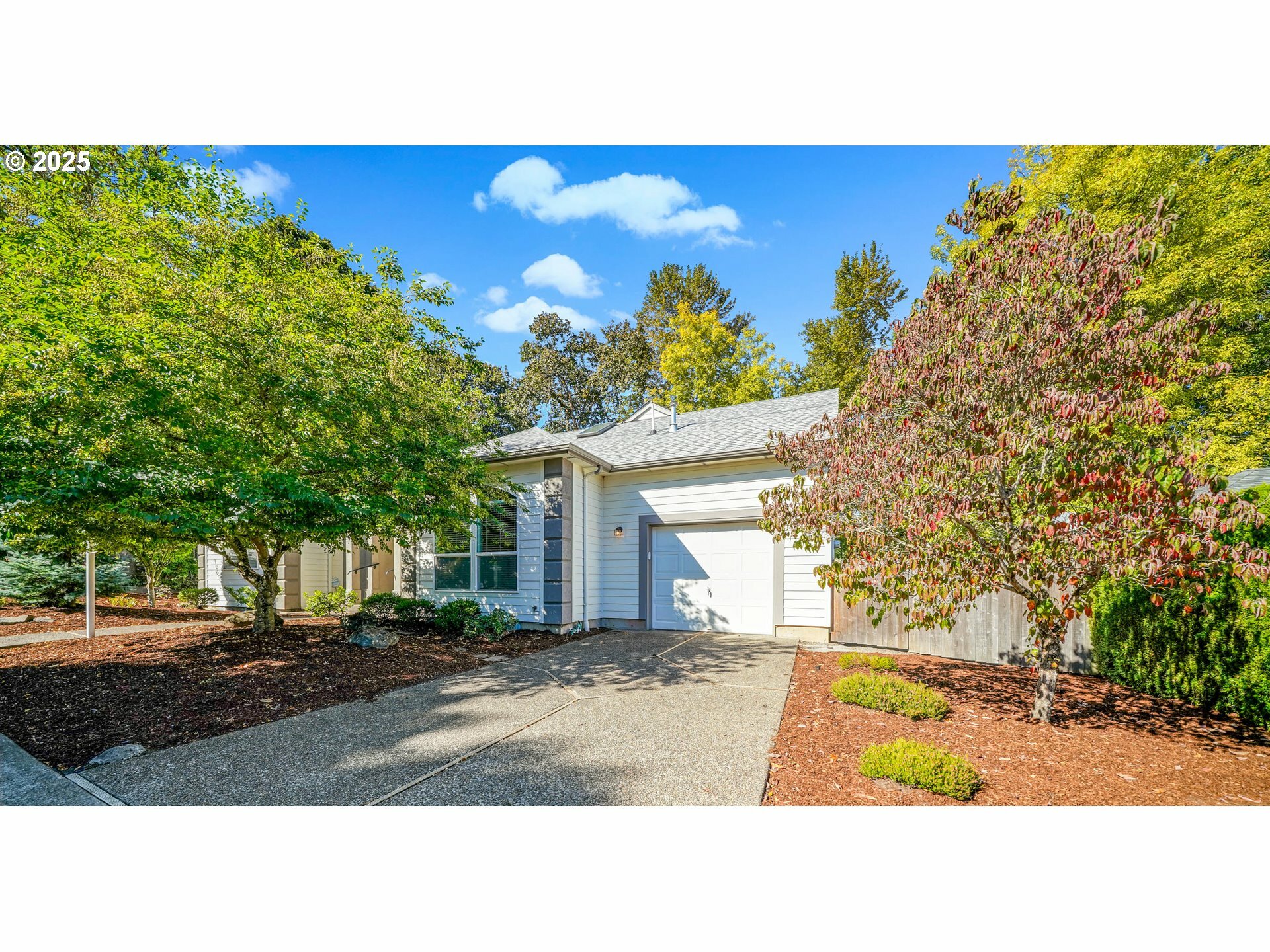 Property Photo: 1367 Westbrook Dr NW OR 97304