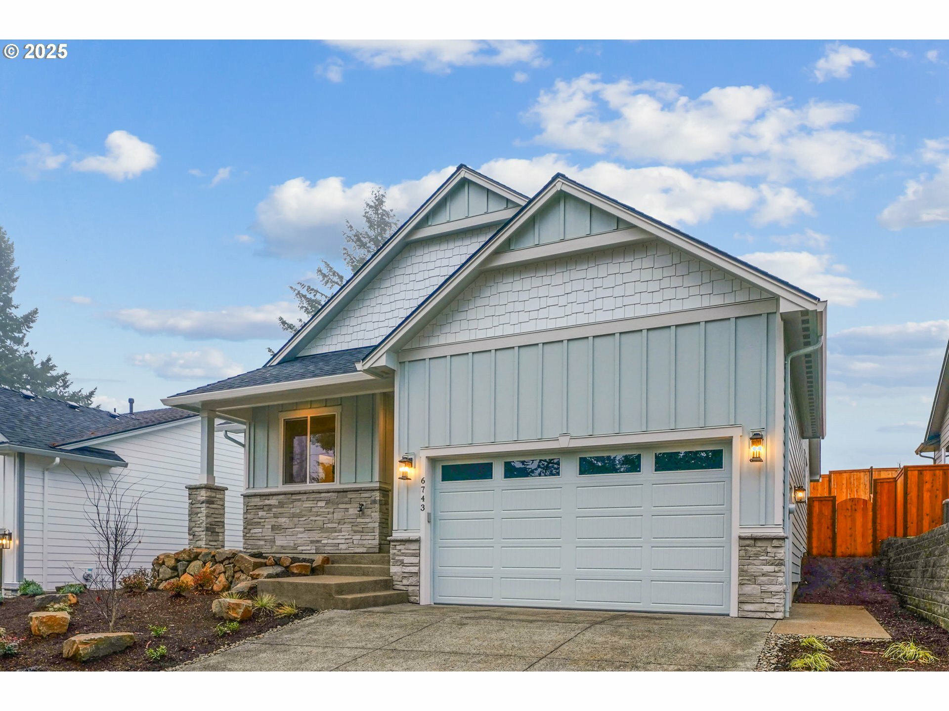 Property Photo:  735 Jordan Elizabeth Ave SE  OR 97306 