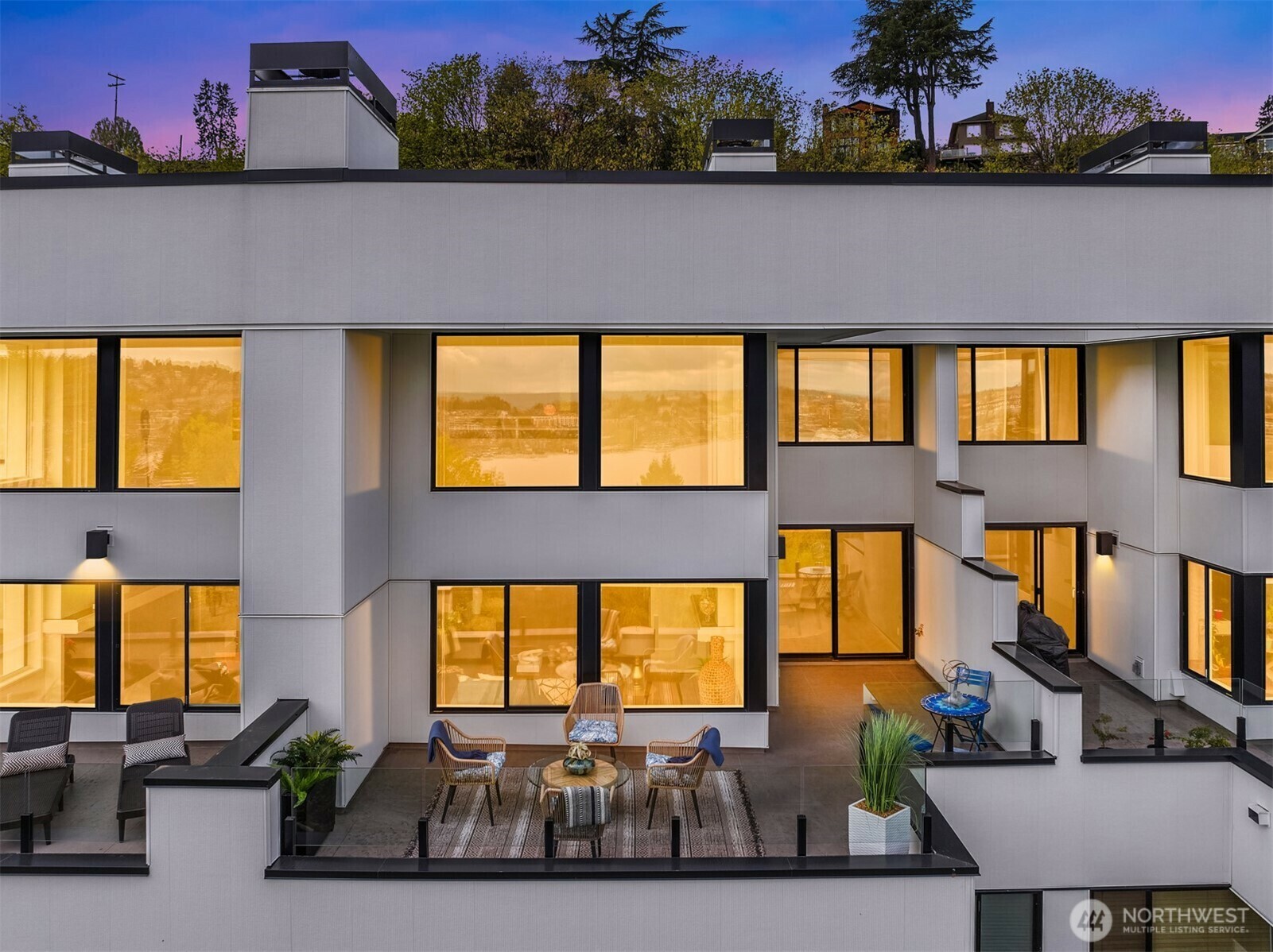 Property Photo: 2400 Aurora Avenue N 202 WA 98109