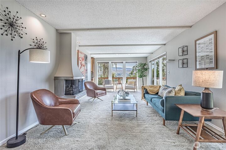 Property Photo:  2020  Overlook Drive  WA 98801 