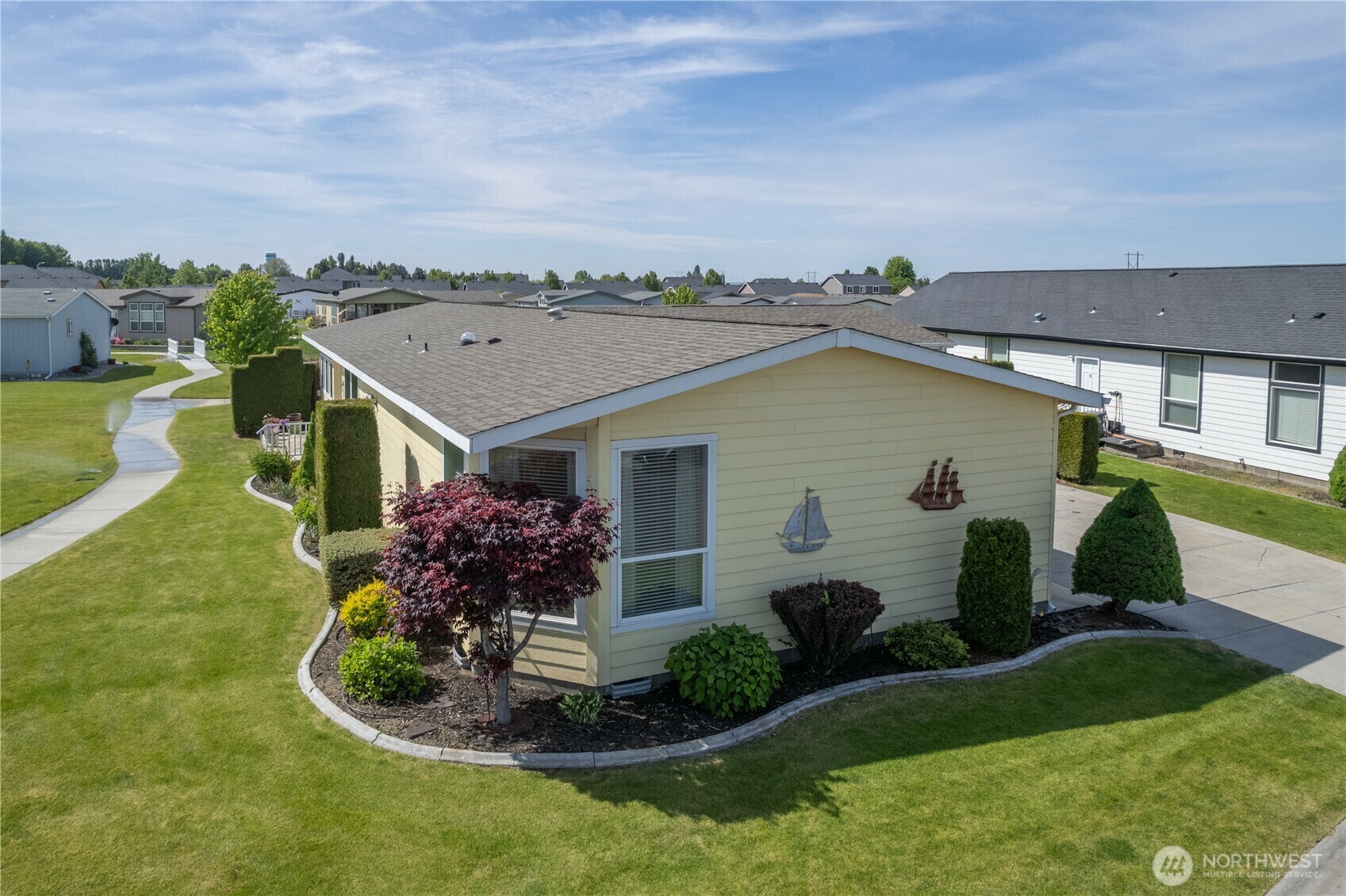 Property Photo: 1701 E Burr Avenue 12 WA 98837