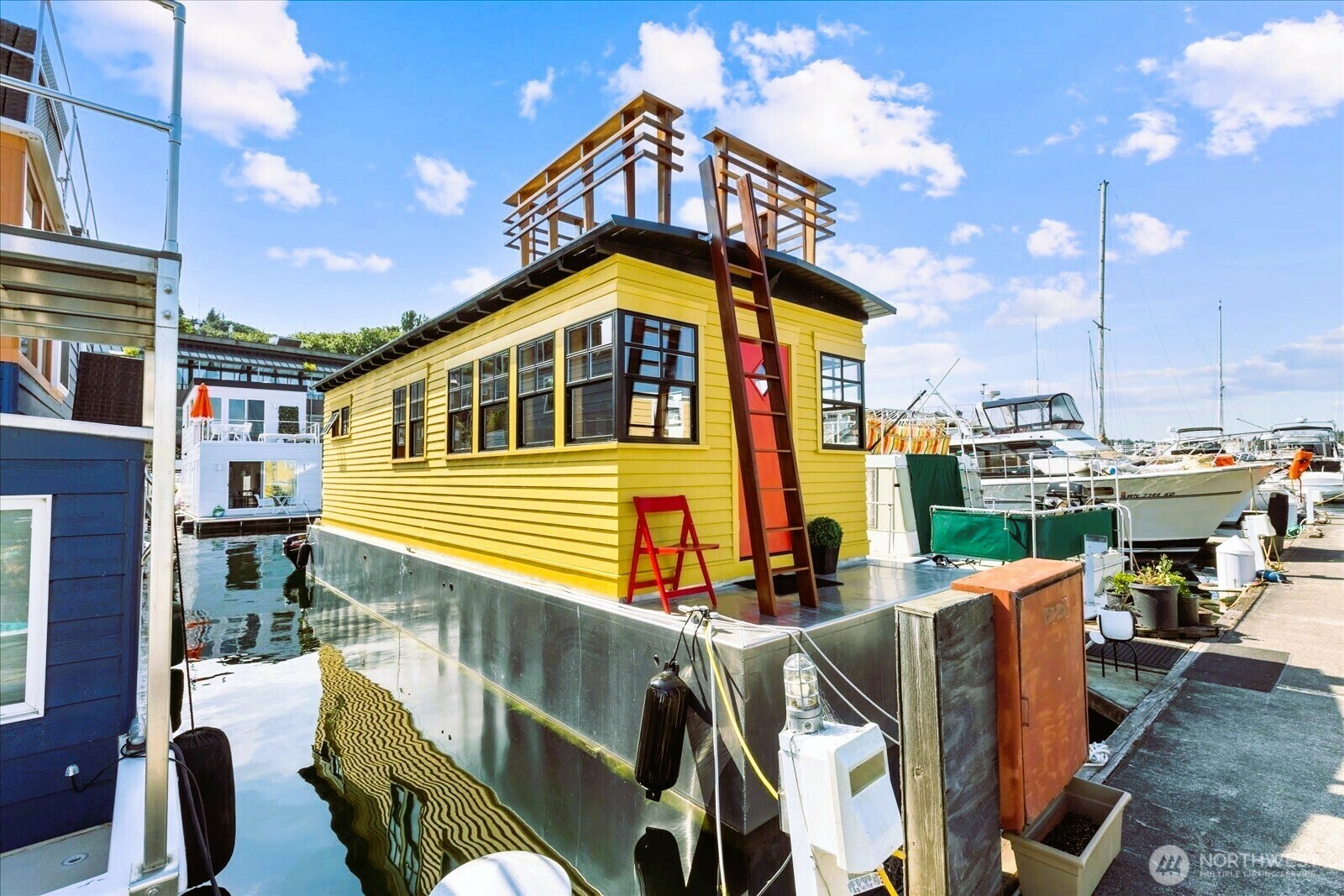 Property Photo:  2040  Westlake Avenue N 17  WA 98109 