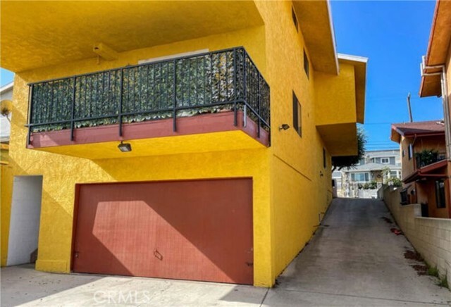 Property Photo: 940 Hillcrest CA 90245
