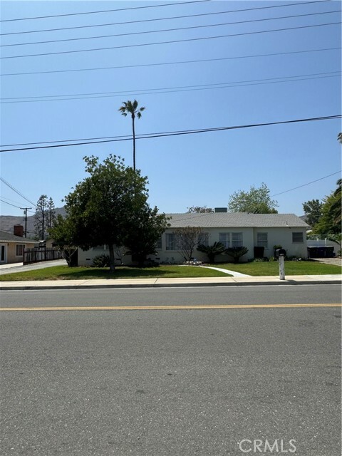 5214 Golden Avenue  Riverside CA 92505 photo