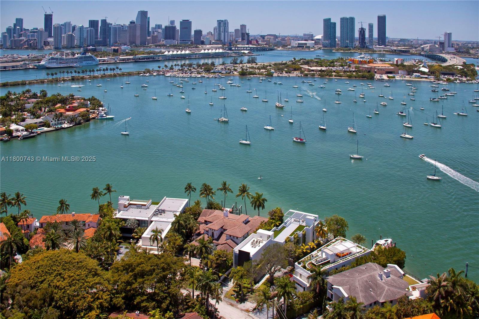 Property Photo: 440 S Hibiscus Dr FL 33139