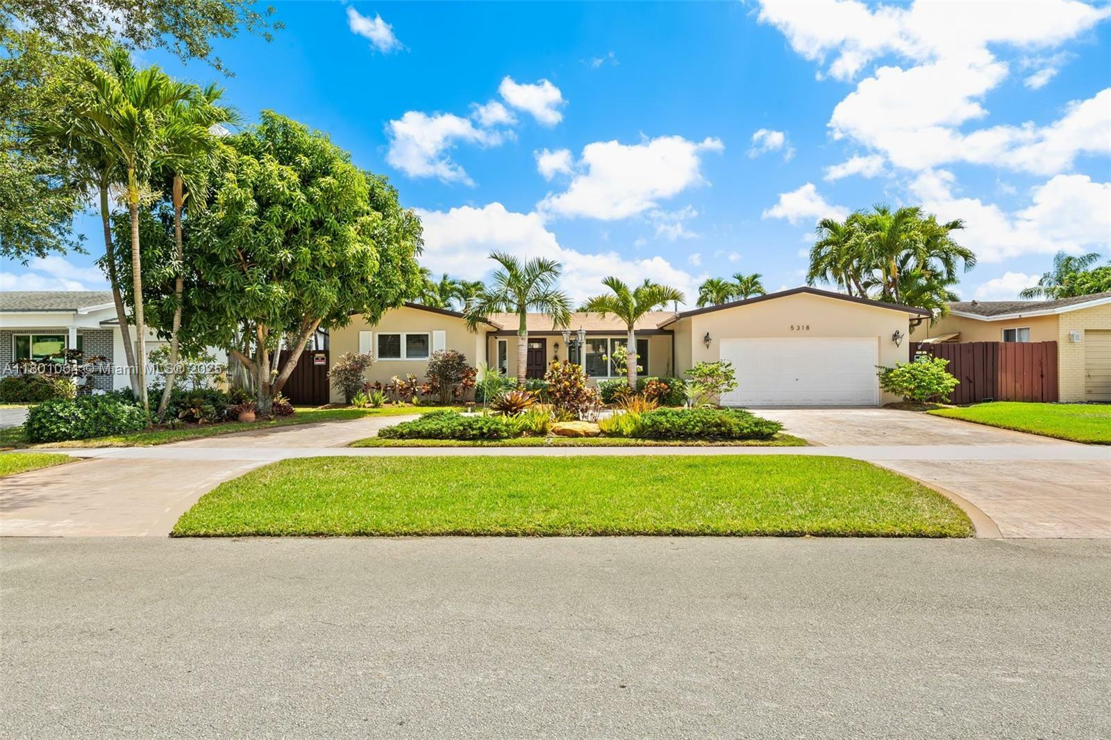 5318 Garfield St  Hollywood FL 33021 photo