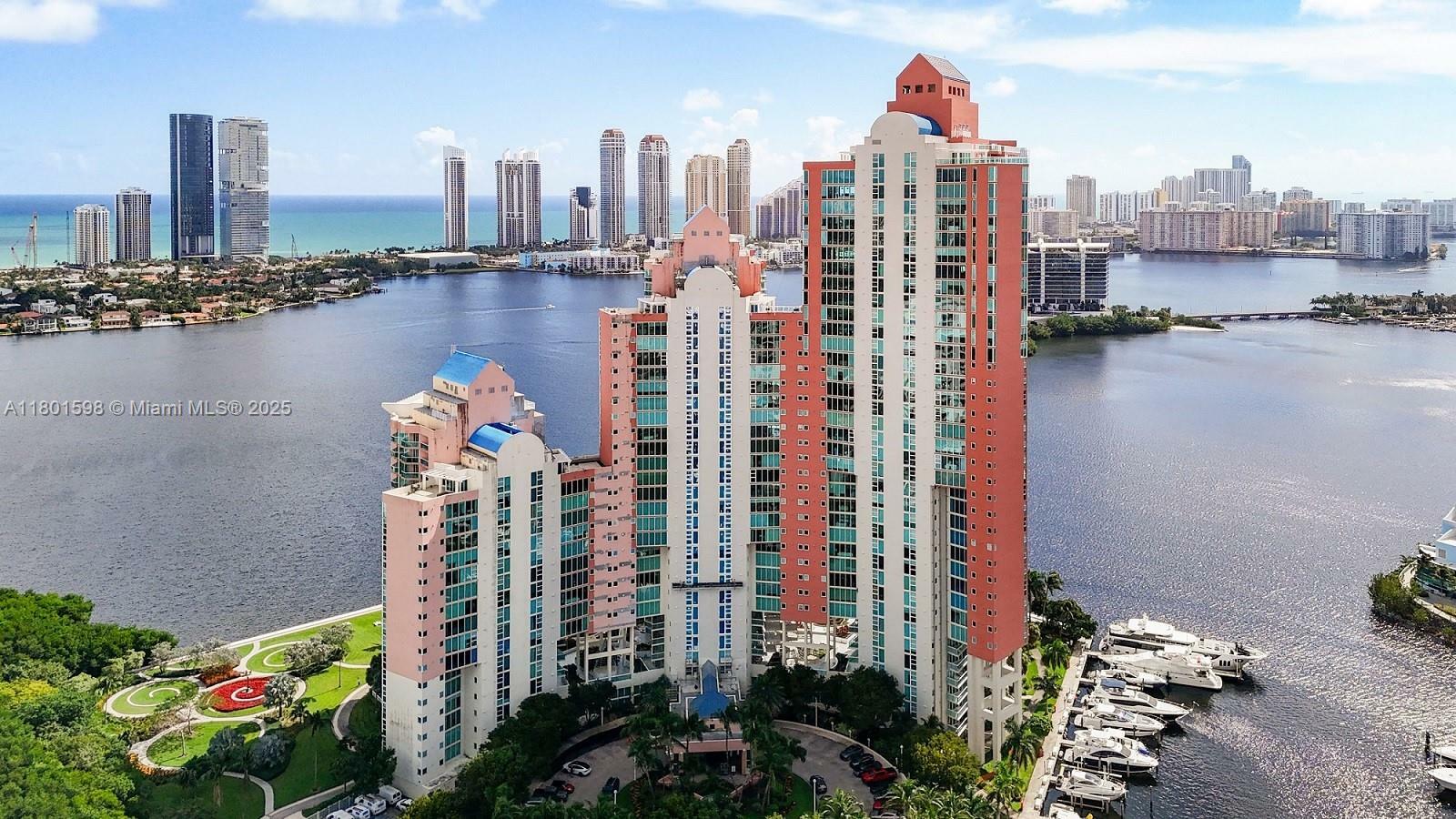 Property Photo: 3370 Hidden Bay Dr 2813 FL 33180