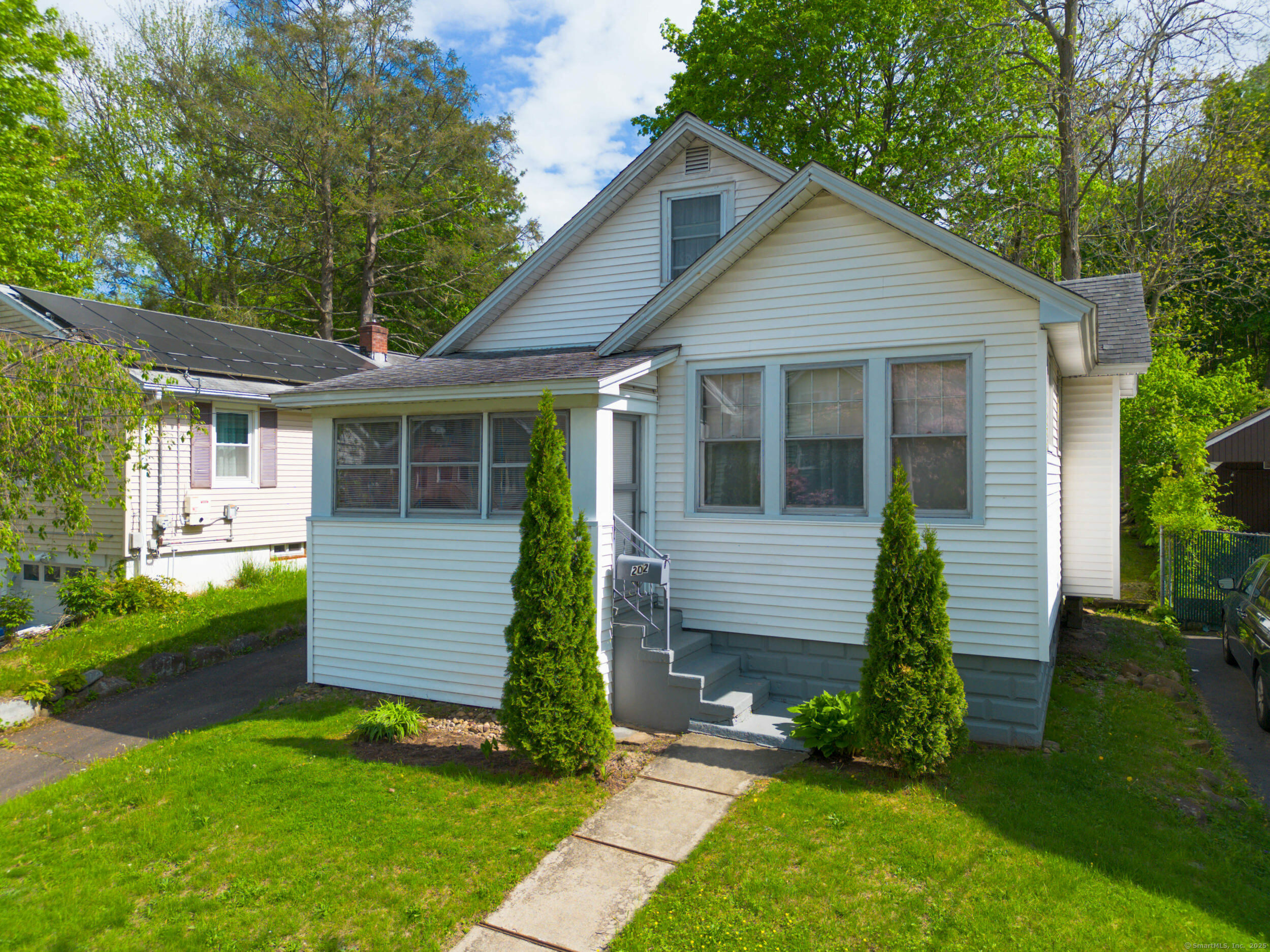 Property Photo: 202 Augur Street CT 06517