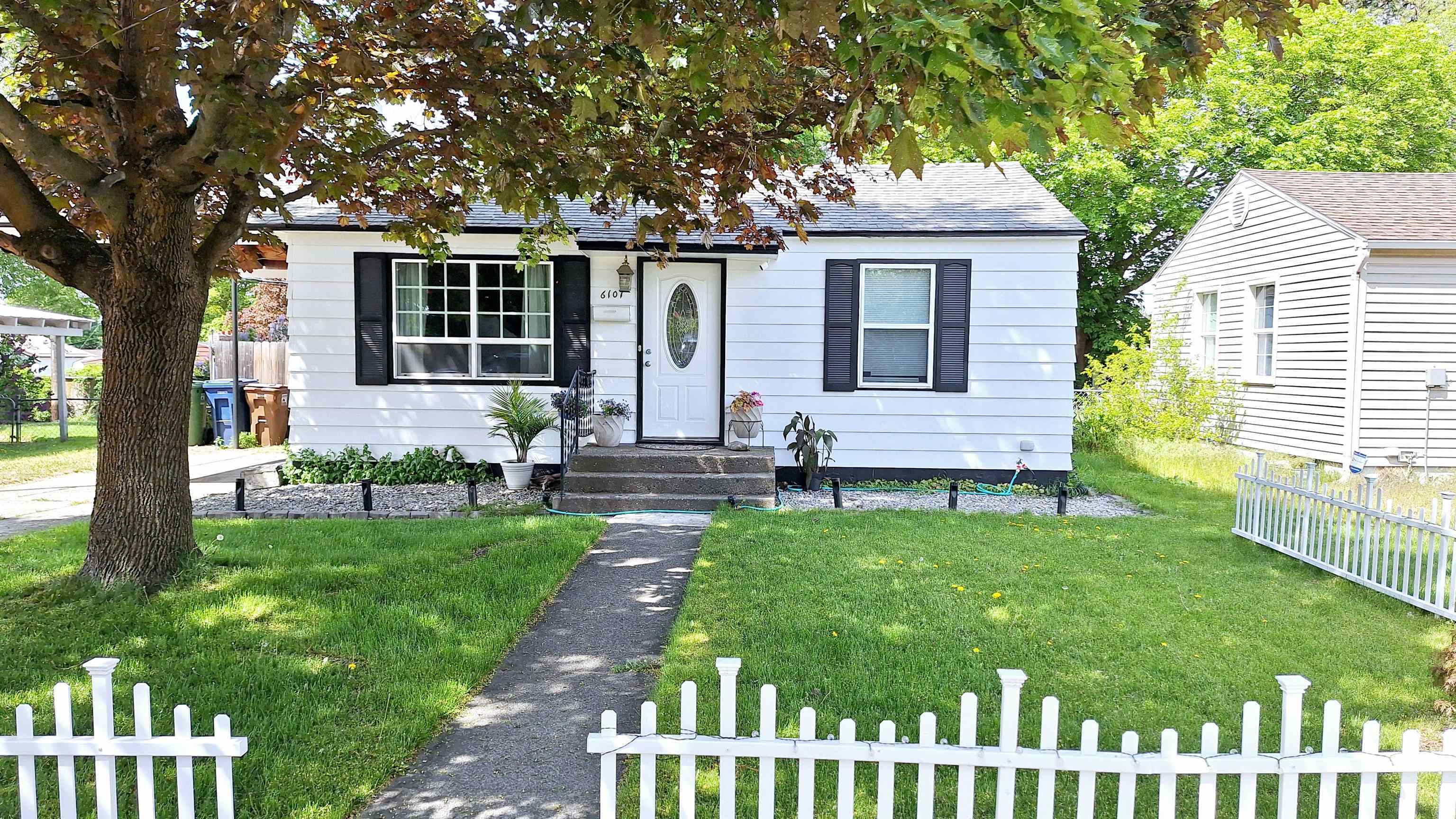 Property Photo: 6107 N A St WA 99205