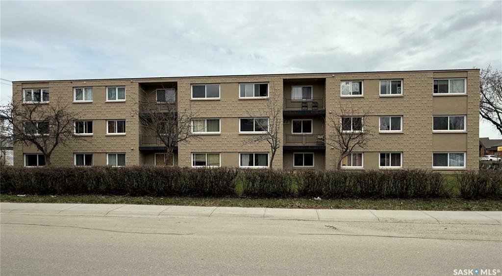 Property Photo: 2620 5th Avenue 1 SK S4R 5E5