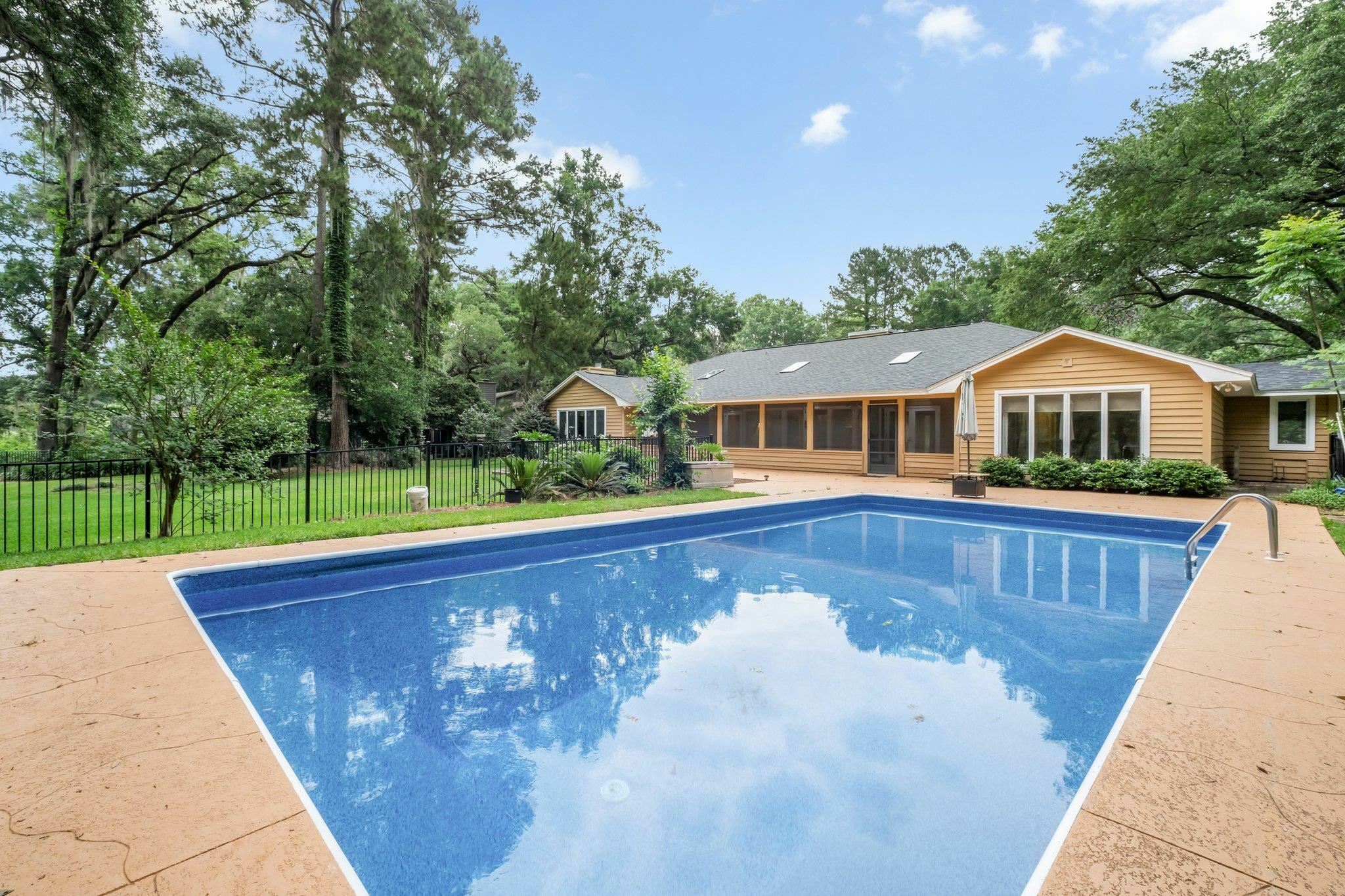 Property Photo: 6152 Pimlico Court FL 32309