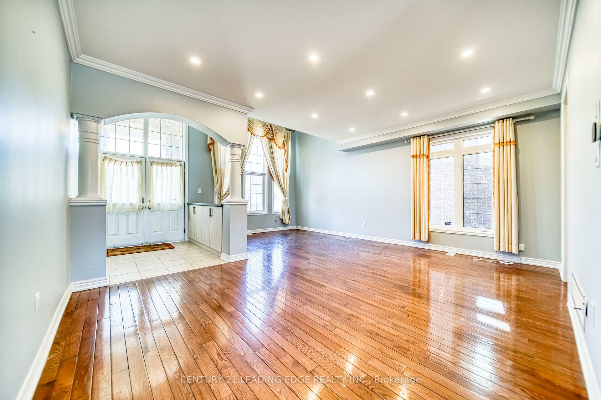 Photo de la propriété: 29 Adastra Crescent ON L6C 3G8