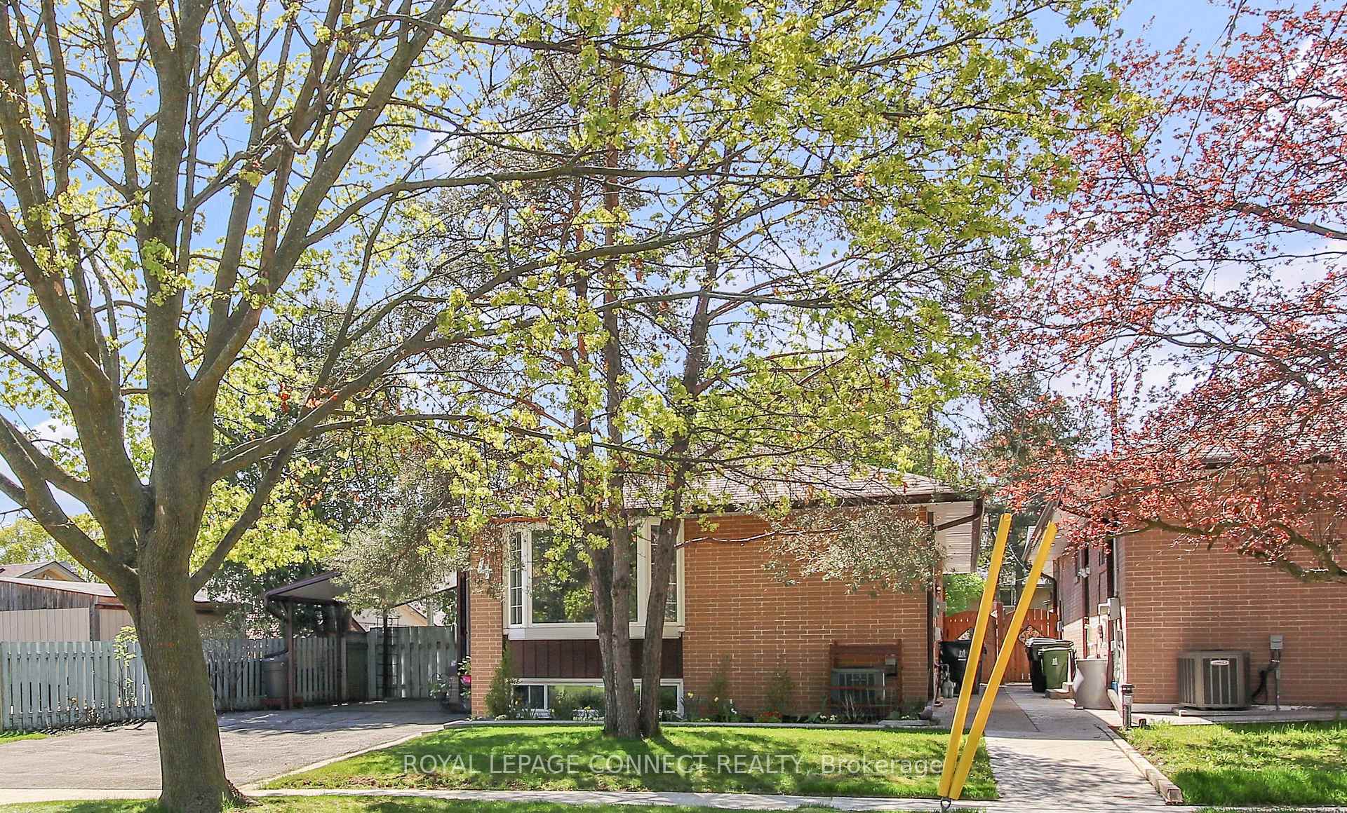 Property Photo: 4 Sundance Crescent ON M1G 2M2