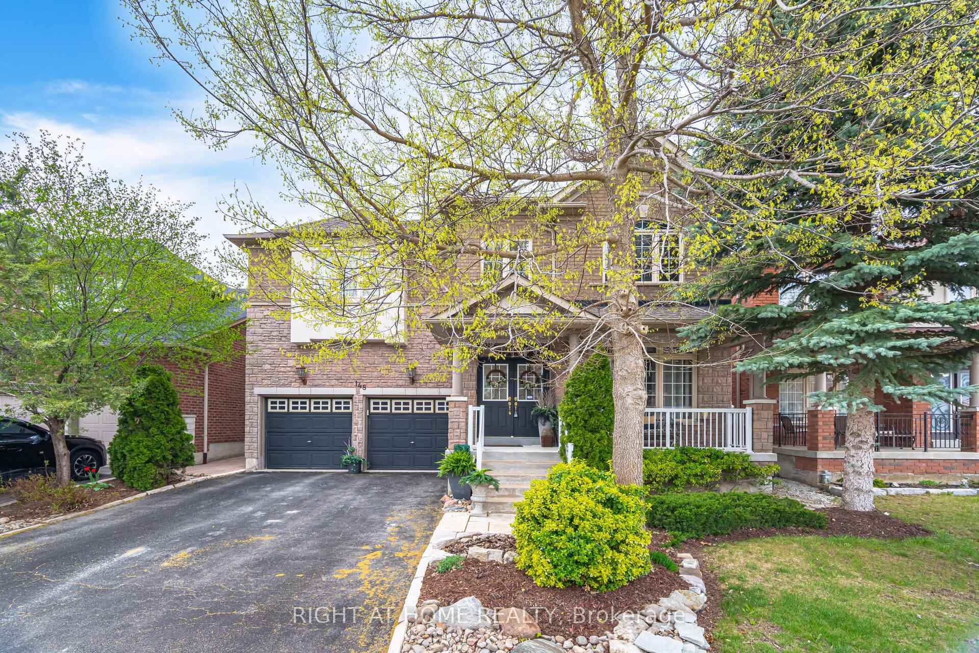 Property Photo: 148 Vellore Avenue ON L4H 2W4