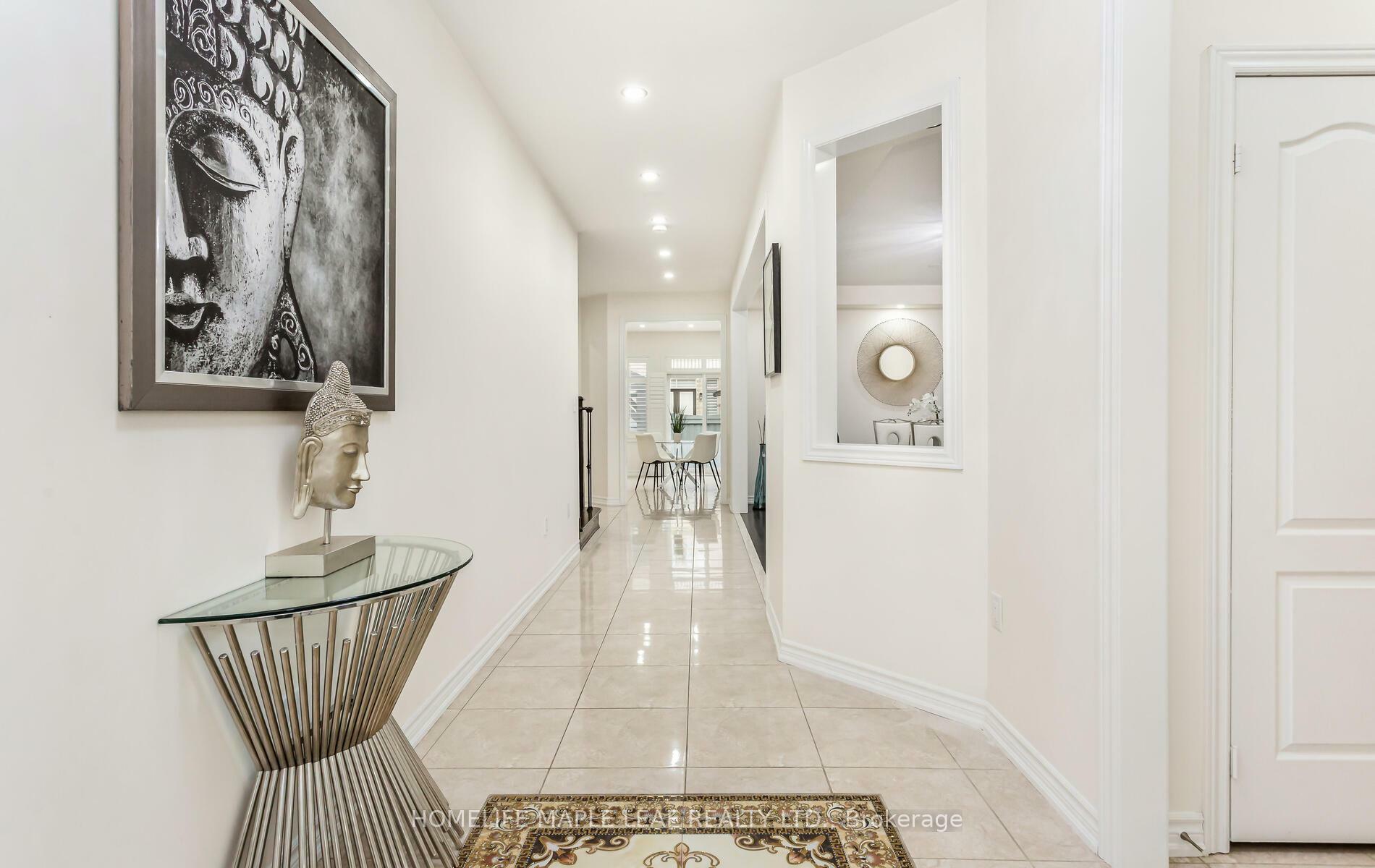 Property Photo: 11 Cloverhaven Road ON L6P 4E4