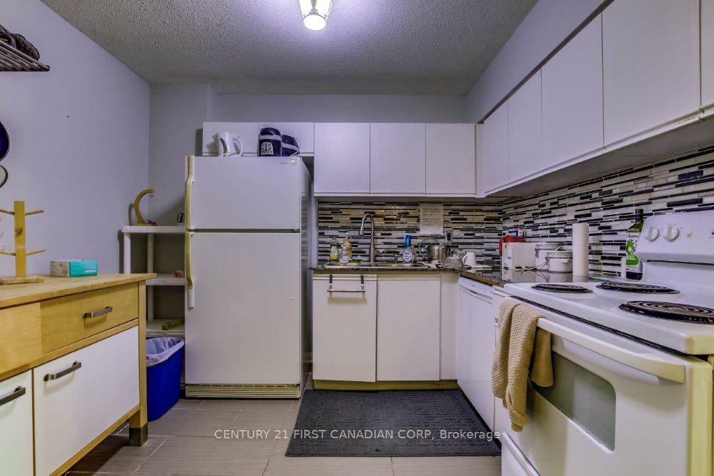Photo de la propriété: 5 Jacksway Crescent 317 ON N5X 3T6