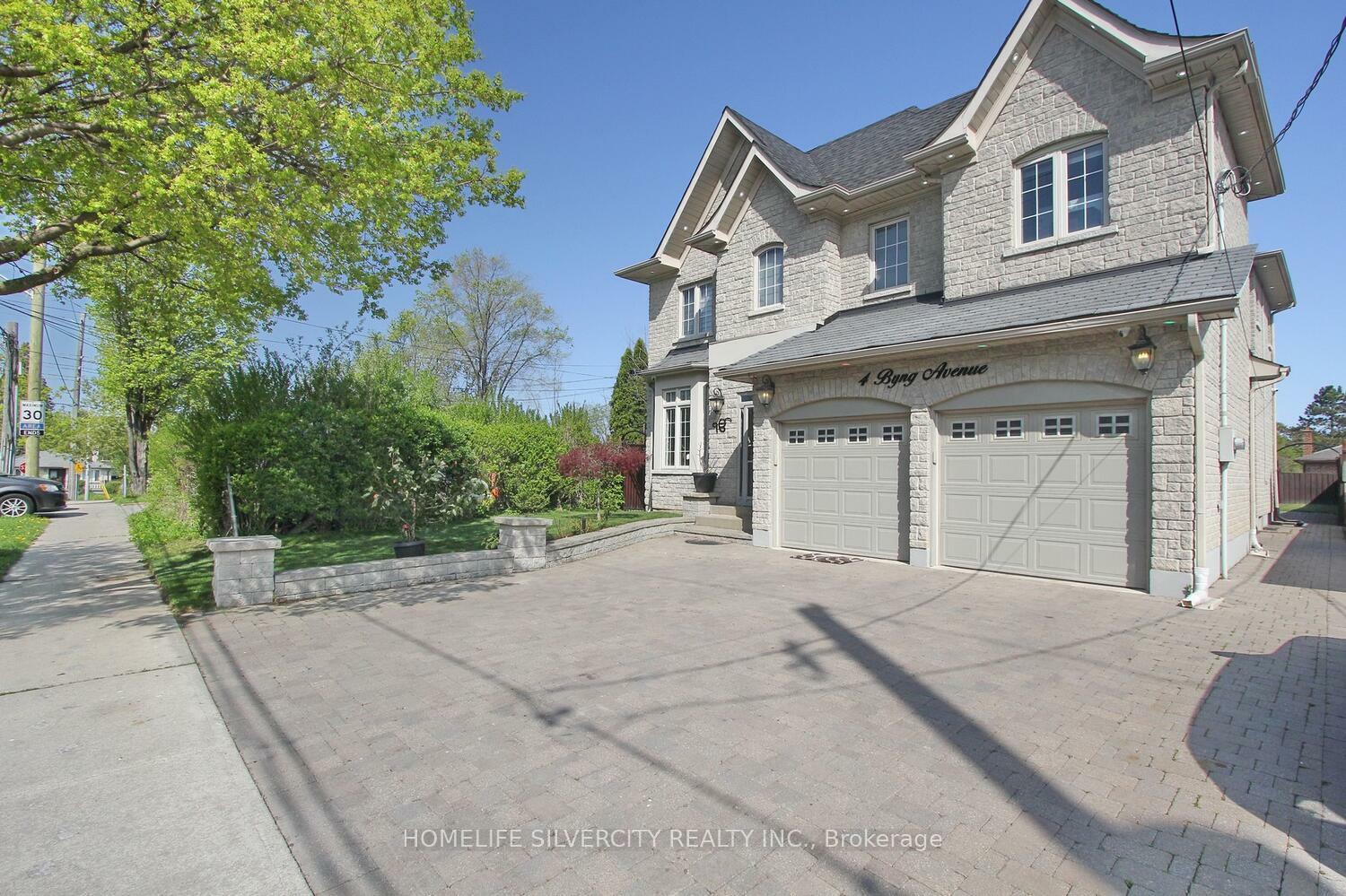 Photo de la propriété: 4 Byng Avenue ON M9W 2M9
