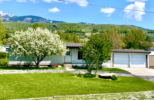 Property Photo: 105 S 200 E UT 84333