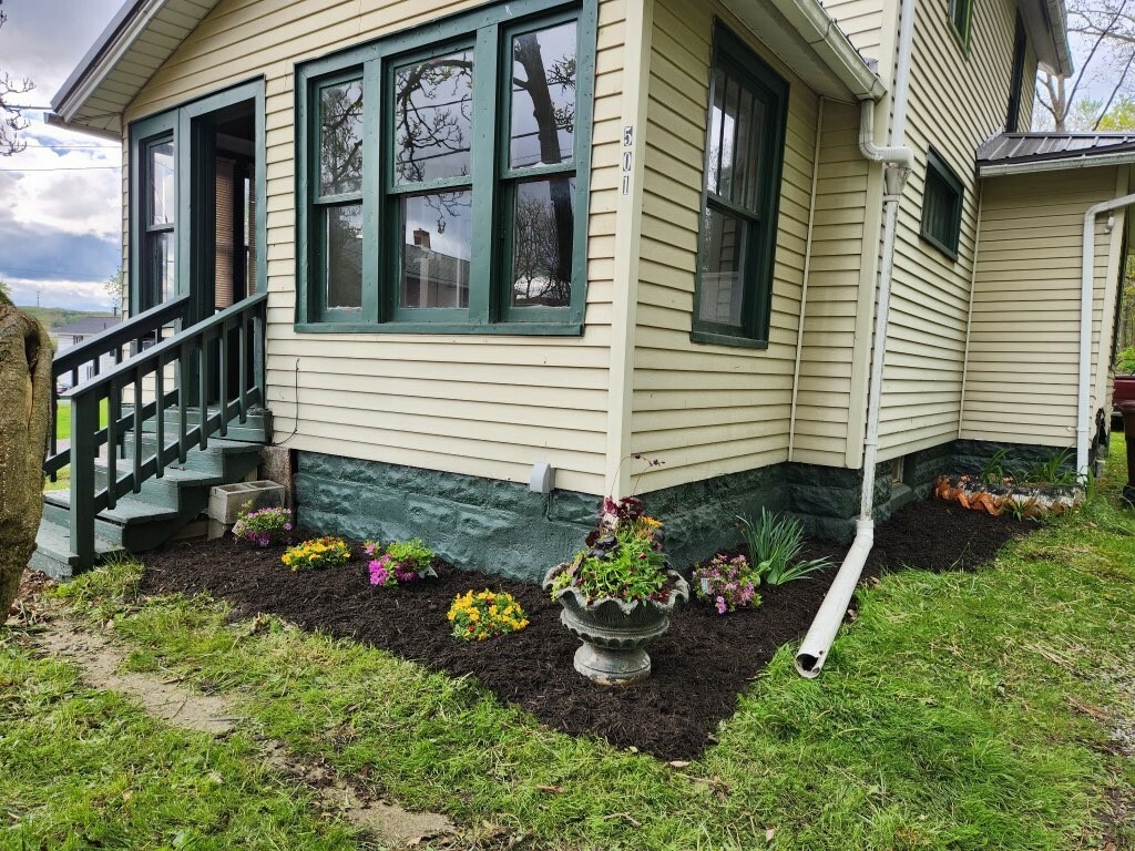 Property Photo: 501 Hull St PA 16146