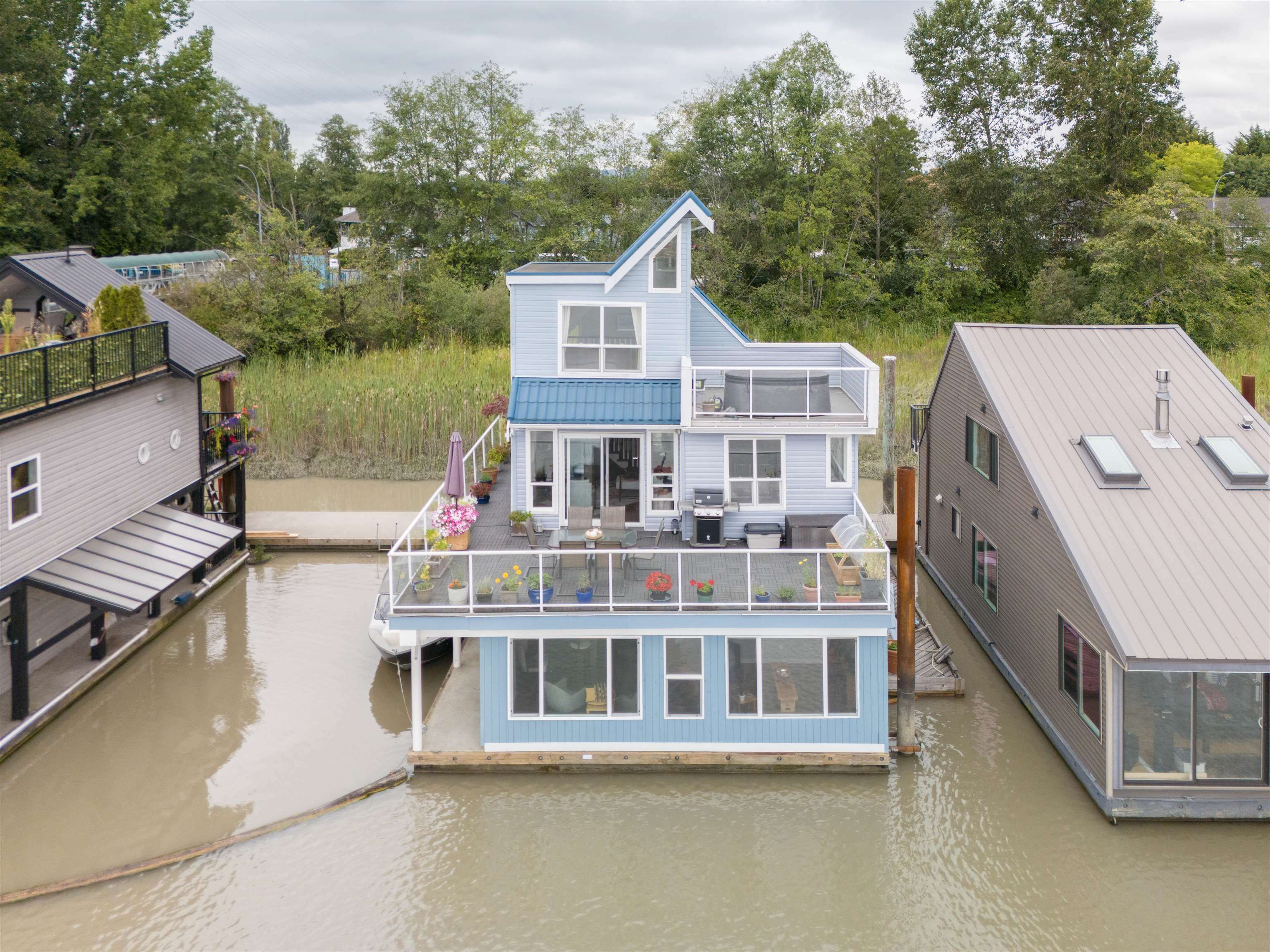 Property Photo: 800 South Dyke Road 4 BC V3M 4Z8