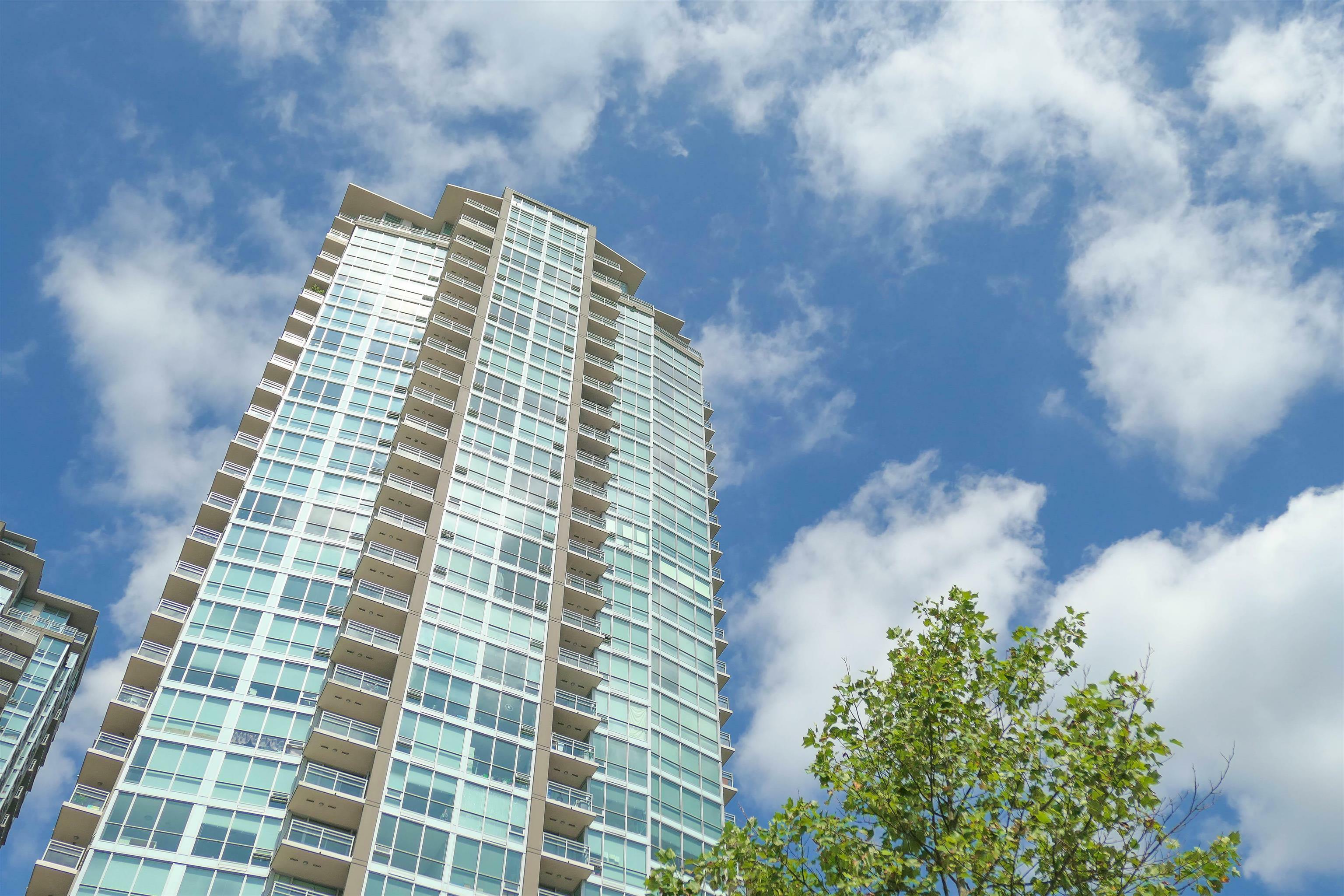 Property Photo: 2975 Atlantic Avenue 3001 BC V3B 0C5