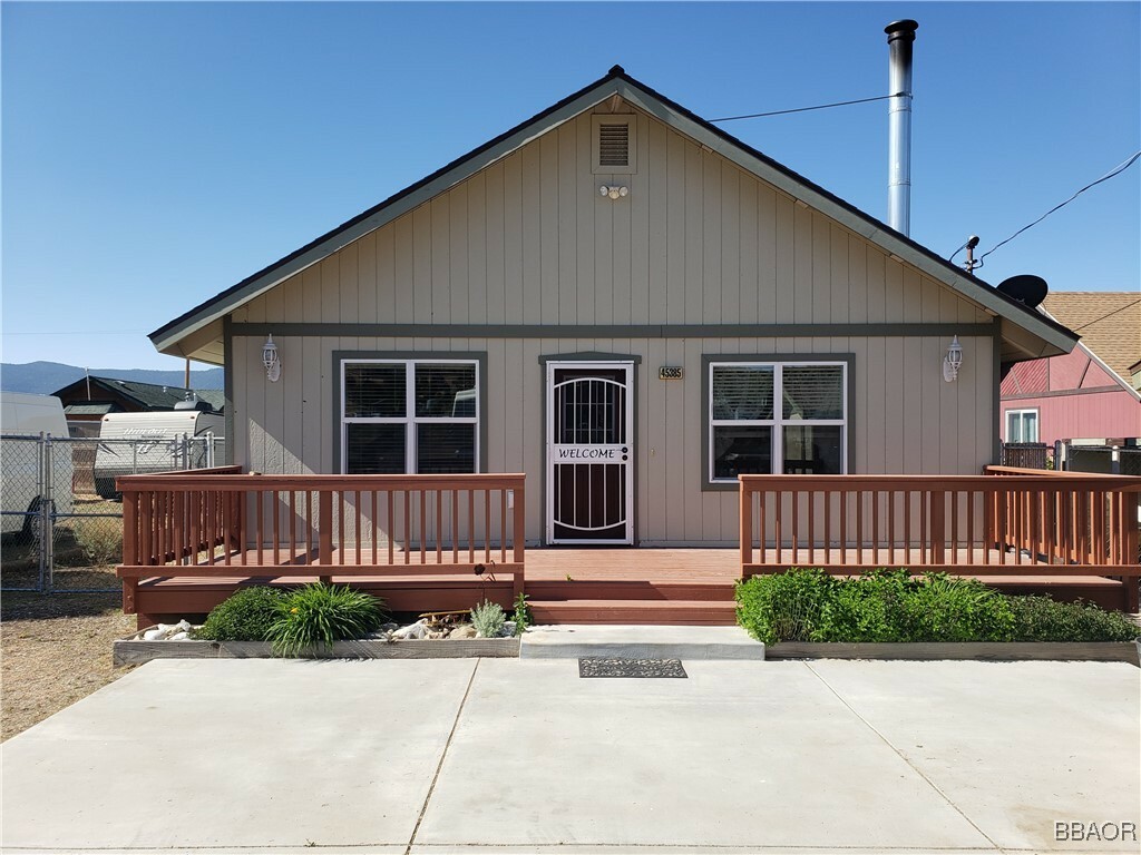 Property Photo: 45385 5th Street CA 92314