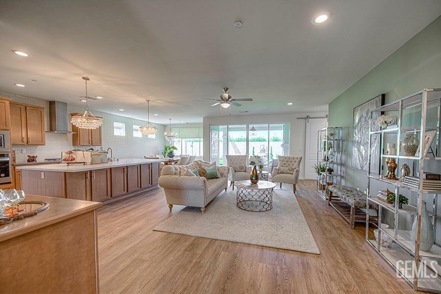 Property Photo: 11022 Irontooth Avenue CA 93311