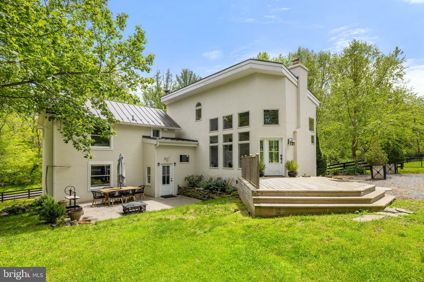 Property Photo: 23103 Kirk Branch Road VA 20117