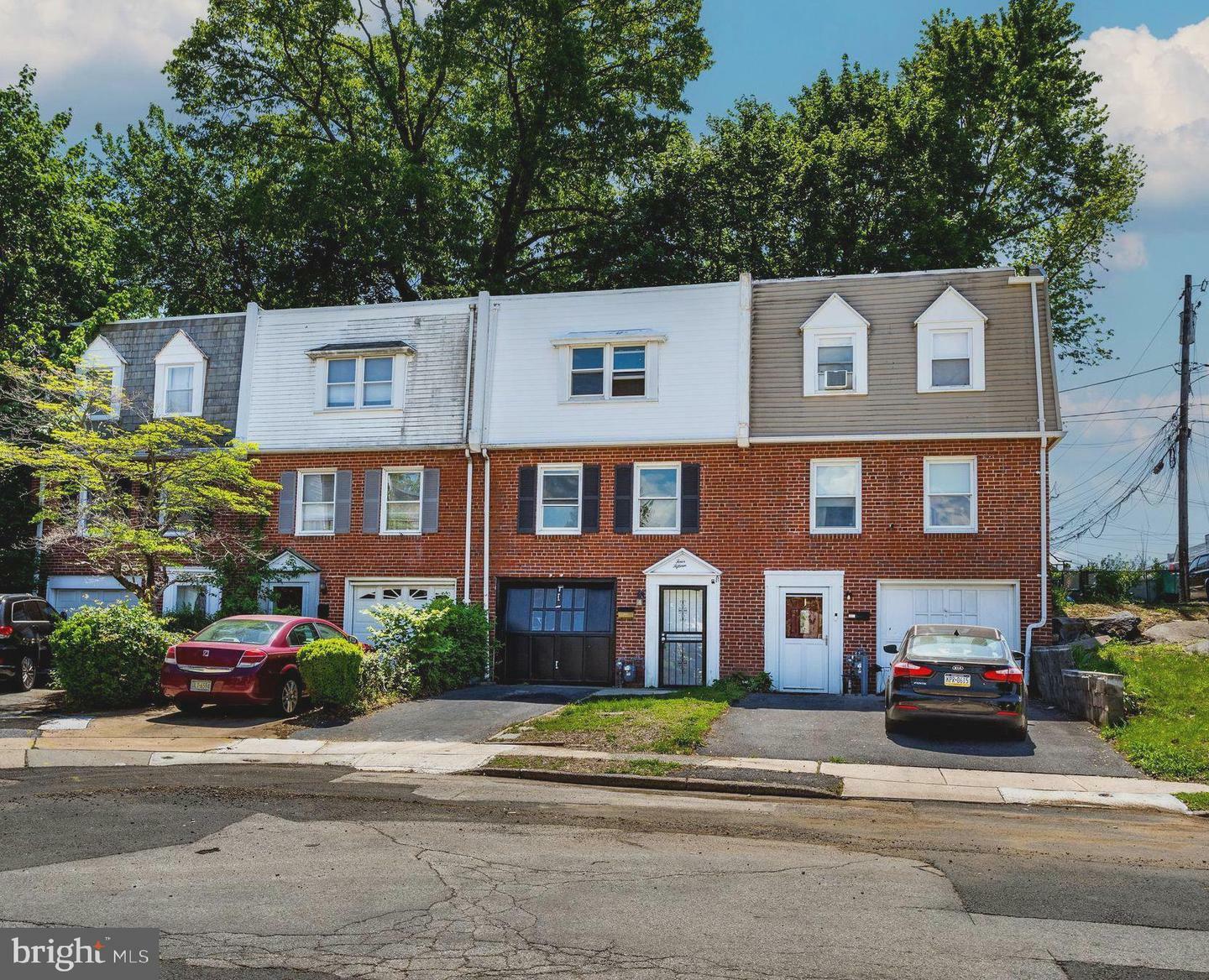 415 Arlington Avenue  Upper Darby PA 19082 photo