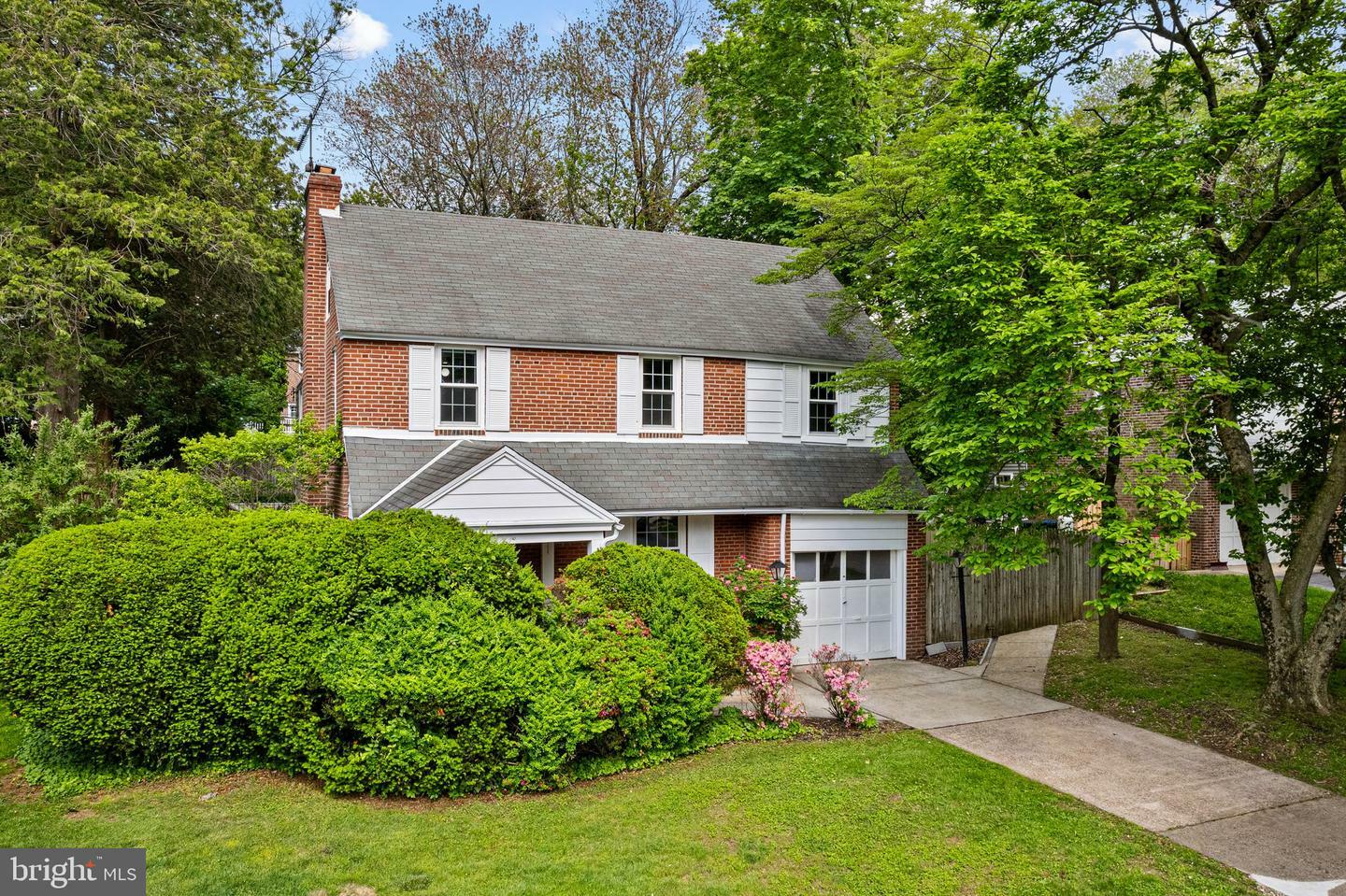 Property Photo: 812 Pleasant Hill Road PA 19086