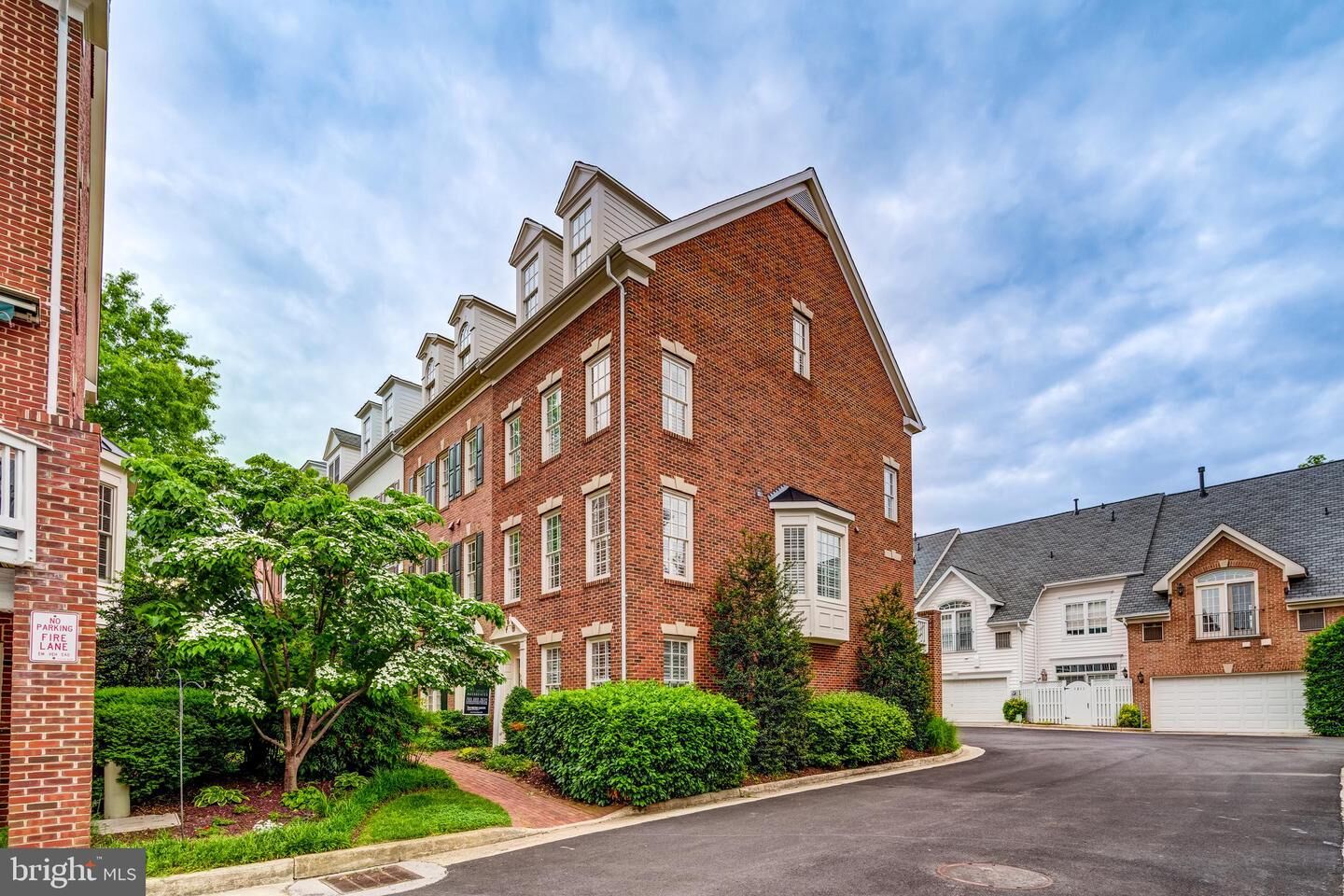 Property Photo:  1222 Roundhouse Lane  VA 22314 