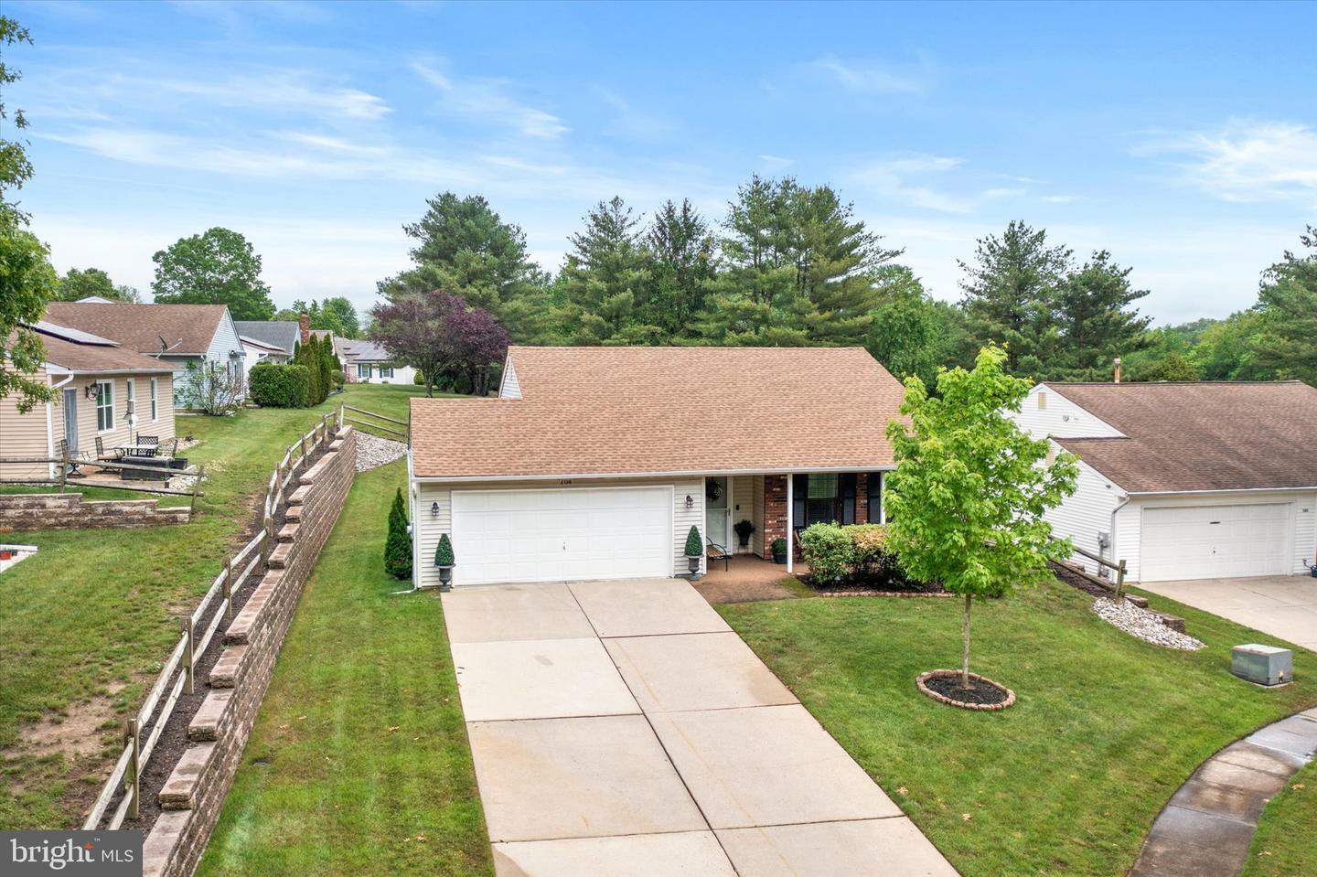 104 Lake View Court  Columbus NJ 08022 photo
